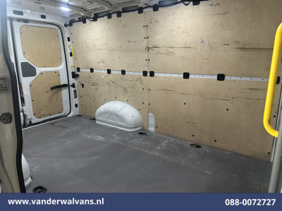 Volkswagen Crafter 2.0 TDI 141pk L3H2 L2H1 Euro6 Airco | Camera | Apple Carplay | Android Auto Parkeersensoren, Bijrijdersbank foto 11