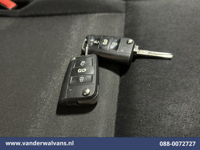 Volkswagen Crafter 2.0 TDI 141pk L3H2 L2H1 Euro6 Airco | Camera | Apple Carplay | Android Auto Parkeersensoren, Bijrijdersbank foto 16