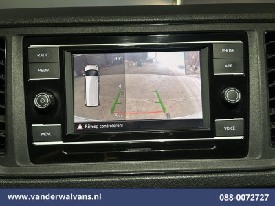 Volkswagen Crafter 2.0 TDI 141pk L3H2 L2H1 Euro6 Airco | Camera | Apple Carplay | Android Auto Parkeersensoren, Bijrijdersbank foto 2