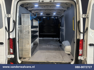 Volkswagen Crafter 2.0 TDI 141pk L3H2 L2H1 Euro6 Airco | Camera | Apple Carplay | Android Auto Parkeersensoren, Bijrijdersbank, 3000kg trekvermogen foto 10