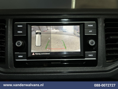 Volkswagen Crafter 2.0 TDI 141pk L3H2 L2H1 Euro6 Airco | Camera | Apple Carplay | Android Auto Parkeersensoren, Bijrijdersbank, 3000kg trekvermogen foto 2
