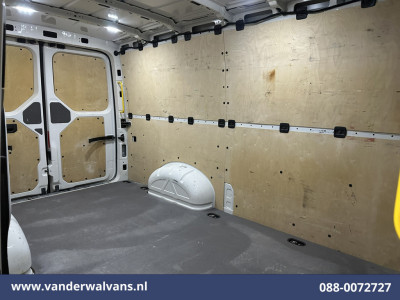 Volkswagen Crafter 2.0 TDI 141pk L3H2 L2H1 Euro6 Airco | Camera | Apple Carplay | Android Auto Stoelverwarming, 270 Graden Achterdeuren, Parkeersensoren, Bijrijdersbank foto 11