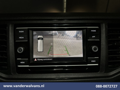 Volkswagen Crafter 2.0 TDI 141pk L3H2 L2H1 Euro6 Airco | Camera | Apple Carplay | Android Auto Stoelverwarming, 270 Graden Achterdeuren, Parkeersensoren, Bijrijdersbank foto 4