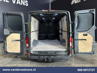 Volkswagen Crafter 2.0 TDI 141pk L3H2 L2H1 Euro6 Airco | Camera | Navigatie | LED | 3000kg Trekhaak | Cruisecontrol Android Auto, Leder, Verwarmde voorruit, Parkeersensoren, Bijrijdersbank 13