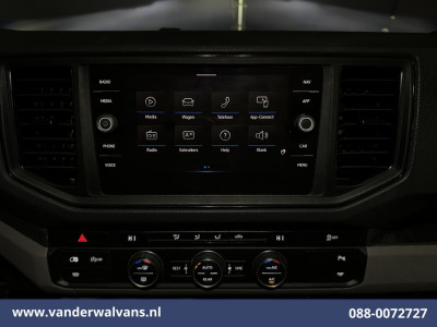 Volkswagen Crafter 2.0 TDI 141pk L3H2 L2H1 Euro6 Airco | Camera | Navigatie | LED | 3000kg Trekhaak | Cruisecontrol Android Auto, Leder, Verwarmde voorruit, Parkeersensoren, Bijrijdersbank 17