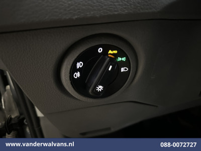 Volkswagen Crafter 2.0 TDI 141pk L3H2 L2H1 Euro6 Airco | Camera | Navigatie | LED | 3000kg Trekhaak | Cruisecontrol Android Auto, Leder, Verwarmde voorruit, Parkeersensoren, Bijrijdersbank 18