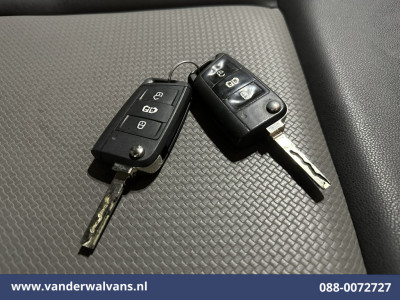 Volkswagen Crafter 2.0 TDI 141pk L3H2 L2H1 Euro6 Airco | Camera | Navigatie | LED | 3000kg Trekhaak | Cruisecontrol Android Auto, Leder, Verwarmde voorruit, Parkeersensoren, Bijrijdersbank 20
