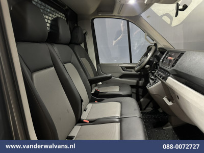 Volkswagen Crafter 2.0 TDI 141pk L3H2 L2H1 Euro6 Airco | Camera | Navigatie | LED | 3000kg Trekhaak | Cruisecontrol Android Auto, Leder, Verwarmde voorruit, Parkeersensoren, Bijrijdersbank 8