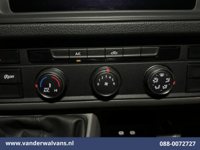Volkswagen Crafter 2.0 TDI 141pk L3H2 L2H1 Euro6 Airco | Navigatie | Apple Carplay | Cruisecontrol | 3000kg Trekhaak Android Auto, Parkeersensoren, Bijrijdersbank foto 14
