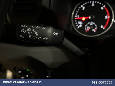 Volkswagen Crafter 2.0 TDI 141pk L3H2 L2H1 Euro6 Airco | Navigatie | Apple Carplay | Cruisecontrol | 3000kg Trekhaak Android Auto, Parkeersensoren, Bijrijdersbank foto 18