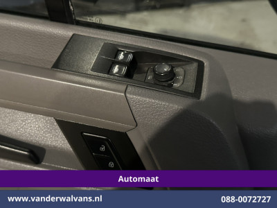 Volkswagen Crafter 2.0 TDI 141pk L3H2 L2H1 inrichting Euro6 Airco | Camera | Apple Carplay | Parkeersensoren Android Auto, Bijrijdersbank foto 15