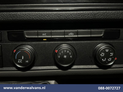 Volkswagen Crafter 2.0 TDI 141pk L3H3 L2H2 Euro6 Airco | Camera | Apple Carplay | Cruisecontrol | 3000kg Trekhaak Android Auto, Chauffeursstoel, Bijrijdersbank foto 7