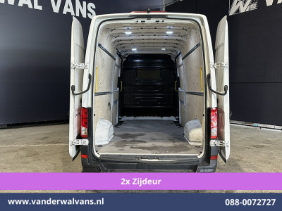 Volkswagen Crafter 2.0 TDI 141pk L4H3 L3H2 Euro6 Airco | 2x zijdeur | Camera | Apple Carplay | Android Auto Parkeersensoren, 3000kg trekvermogen, Bijrijdersbank foto 11