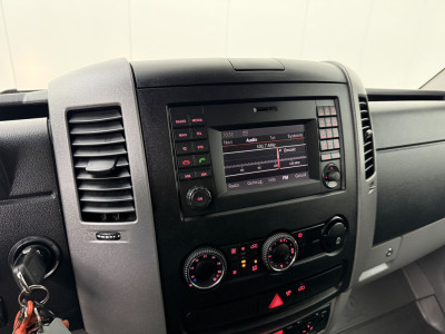 Volkswagen Crafter 2.0TDI 164PK Bakwagen+Laadklep | 3500Kg Trekhaak | Zijdeur | Navigatie | Airco | Cruise | 3-Zits 17
