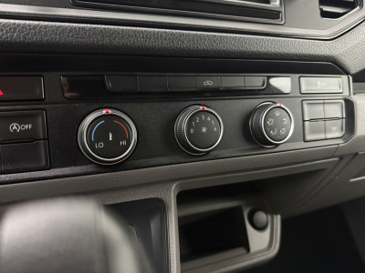 Volkswagen Crafter 2.0TDI 177PK Automaat L3H2 4x4 | 4-Motion | Imperiaal | Trekhaak | Navigatie | Camera | Airco | Cruise | 3-Zits foto 19