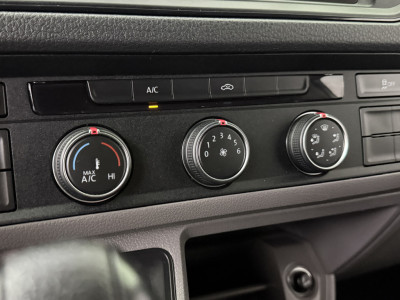 Volkswagen Crafter 2.0TDI 177PK Automaat L3H3 | Exclusive | Led | Navigatie | Camera | Multimedia | Airco | Cruise foto 18