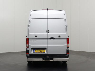 Volkswagen Crafter 2.0TDI 177PK Automaat L3H3 Highline | Trekhaak 3000Kg | Navigatie | Camera | Multimedia | Airco | Cruise | 3-Zits foto 11