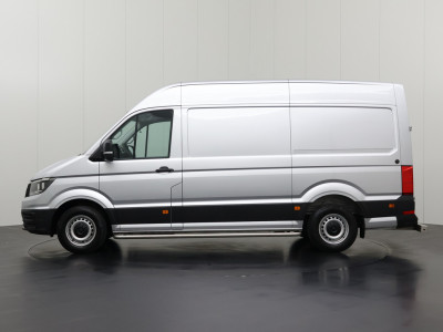 Volkswagen Crafter 2.0TDI 177PK Automaat L3H3 Highline | Trekhaak 3000Kg | Navigatie | Camera | Multimedia | Airco | Cruise | 3-Zits foto 12