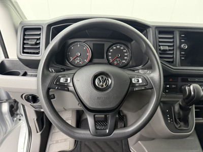 Volkswagen Crafter 2.0TDI 177PK Automaat L3H3 Highline | Trekhaak 3000Kg | Navigatie | Camera | Multimedia | Airco | Cruise | 3-Zits foto 15