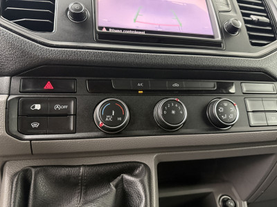 Volkswagen Crafter 2.0TDI 177PK L3H3 Highline | Leder | 3000Kg Trekhaak | Navigatie | Camera | Airco | Cruise | Betimmering 19