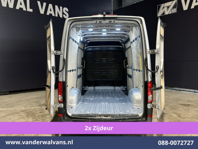 Volkswagen Crafter 2.0 TDI 177pk L3H3 L2H2 Euro6 Airco | 2x Zijdeur | Camera | Navigatie | Apple Carplay Android Auto, Bijrijdersbank foto 11