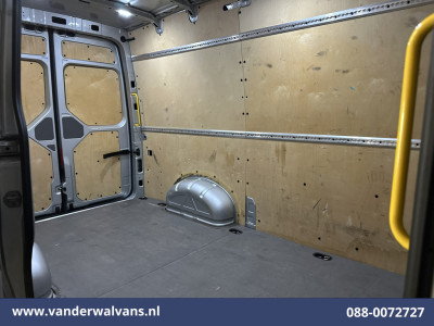 Volkswagen Crafter 2.0 TDI 177pk L3H3 L2H2 Euro6 Airco | Camera | Apple Carplay | Stoelverwarming Android Auto, Bijrijdersbank foto 11