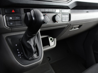 Volkswagen Crafter 2.0 TDI L3H2 Black Edition Adaptieve Cruise, Camera, Carplay, LED, 2 x Schuifdeur, 177pk, Automaat, Geveerde stoel, Massage Stoel, Trekhaak, Uniek! foto 21