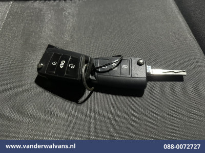 Volkswagen Crafter 2.0 TDI L3H2 L2H1 Euro6 Airco | 2500kg Trekhaak | Parkeersensoren Bijrijdersbank foto 14
