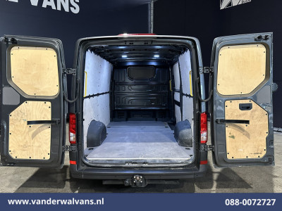 Volkswagen Crafter 2.0 TDI L3H2 L2H1 Euro6 Airco | 2500kg Trekhaak | Parkeersensoren Bijrijdersbank foto 2