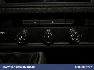 Volkswagen Crafter 2.0 TDI L3H2 L2H1 Euro6 Airco | 2500kg Trekhaak | Parkeersensoren Bijrijdersbank foto 4