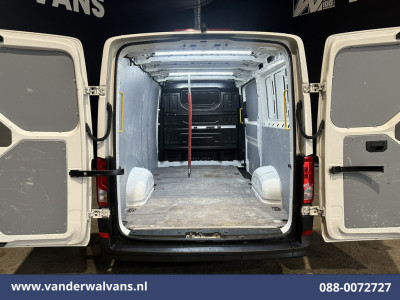 Volkswagen Crafter 2.0 TDI L3H2 L2H1 Euro6 Airco | Camera | Navigatie | Apple Carplay Parkeersensoren, Bijrijdersbank foto 11