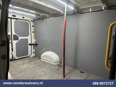 Volkswagen Crafter 2.0 TDI L3H2 L2H1 Euro6 Airco | Camera | Navigatie | Apple Carplay Parkeersensoren, Bijrijdersbank foto 12