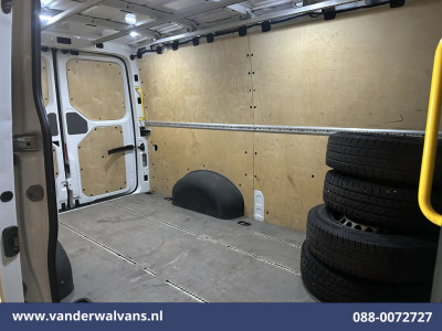 Volkswagen Crafter 2.0 TDI L3H2 L2H1 Euro6 Airco | Camera | Navigatie | Apple Carplay | Stoelverwarming Android Auto, 2500kg Trekhaak, Verwarmde voorruit, Parkeersensoren, Bijrijdersbank foto 12