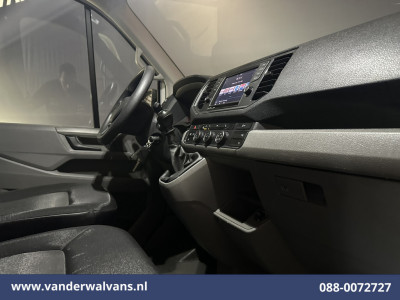 Volkswagen Crafter 2.0 TDI L3H2 L2H1 Euro6 Airco | Camera | Navigatie | Apple Carplay | Stoelverwarming Android Auto, 2500kg Trekhaak, Verwarmde voorruit, Parkeersensoren, Bijrijdersbank foto 13