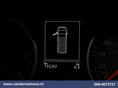 Volkswagen Crafter 2.0 TDI L3H2 L2H1 Euro6 Airco | Camera | Navigatie | Apple Carplay | Stoelverwarming Android Auto, 2500kg Trekhaak, Verwarmde voorruit, Parkeersensoren, Bijrijdersbank foto 20