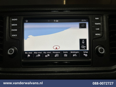 Volkswagen Crafter 2.0 TDI L3H2 L2H1 Euro6 Airco | Camera | Navigatie | Apple Carplay | Stoelverwarming Android Auto, 2500kg Trekhaak, Verwarmde voorruit, Parkeersensoren, Bijrijdersbank foto 3