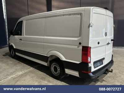 Volkswagen Crafter 2.0 TDI L3H2 L2H1 Euro6 Airco | Camera | Navigatie | Apple Carplay | Stoelverwarming Android Auto, 2500kg Trekhaak, Verwarmde voorruit, Parkeersensoren, Bijrijdersbank foto 9