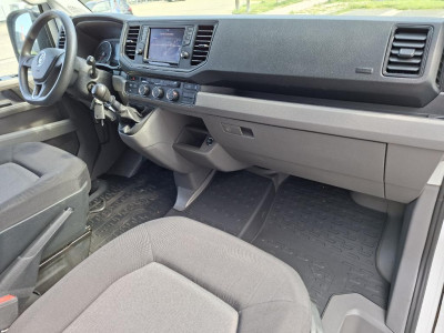 Volkswagen Crafter 2.0 TDI L3 H3 140pk Black Line Airco Navigatie Spoilerpakket 2