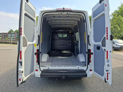 Volkswagen Crafter 2.0 TDI L3 H3 140pk Black Line Airco Navigatie Spoilerpakket 3
