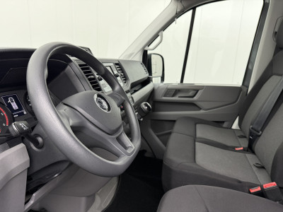 Volkswagen Crafter 2.0TDi 140PK L3H3 | Trekhaak 3000Kg | Multimedia | Camera | Airco | Cruise | 3-Zits foto 16