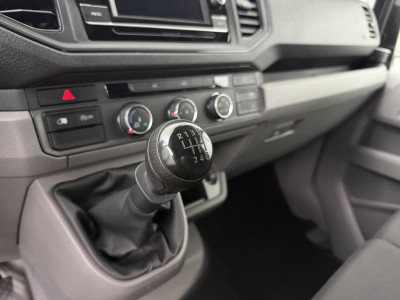 Volkswagen Crafter 2.0TDi 140PK L3H3 | Trekhaak 3000Kg | Multimedia | Camera | Airco | Cruise | 3-Zits foto 18