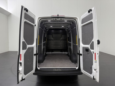 Volkswagen Crafter 2.0TDi 177PK Automaat L3H3 | 2xSchuifdeur | LED | Navigatie | Camera | Multimedia | Airco | Cruise | 3-Zits foto 4