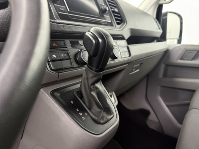 Volkswagen Crafter 2.0TDi 177PK Automaat L3H3 Black Edition | Led | Multimedia | Camera | Trekhaak | 3-Zits | Betimmering foto 20