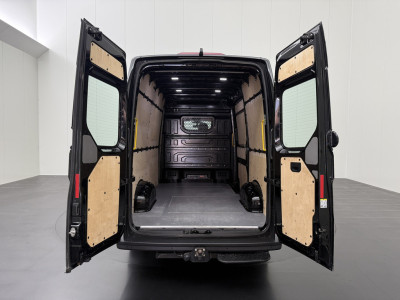 Volkswagen Crafter 2.0TDi 177PK Automaat L3H3 Black Edition | Led | Multimedia | Camera | Trekhaak | 3-Zits | Betimmering foto 5