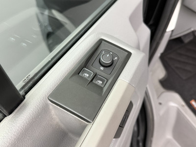 Volkswagen Crafter 2.0TDi 177PK Automaat L3H3 Black Edition | Led | Multimedia | Camera | Trekhaak | 3-Zits | Betimmering foto 9
