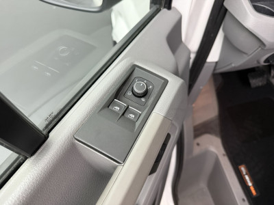 Volkswagen Crafter 2.0TDi 177PK Automaat L3H3 | Navigatie | Camera | Multimedia | Airco | Cruise | trekhaak foto 8
