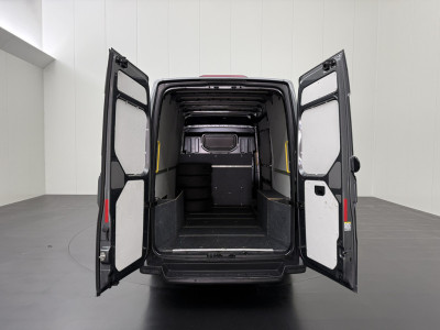 Volkswagen Crafter 2.0TDi 177PK L3H3 Edition | Navigatie | Multimedia | 3-Zits | Airco | Betimmering foto 4