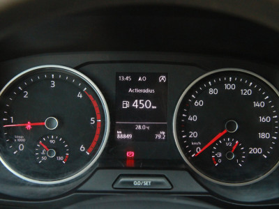 Volkswagen Crafter 30 2.0 TDI L3H2 140PK Comfort / Imperiaal / Camera / Trekhaak 19