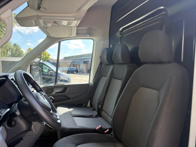 Volkswagen Crafter 30 2.0 TDI L3H2|140PK|airco|cruise|bluetooth|zes versnellingen|drie zitplaatsen|elektrisch pakket|EURO6. 12