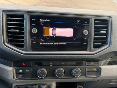 Volkswagen Crafter 35 2.0 TDI 140PK L3H3 RWD / Trekhaak / Imperiaal / App connect / Camera / Laadruimte inrichting foto 13